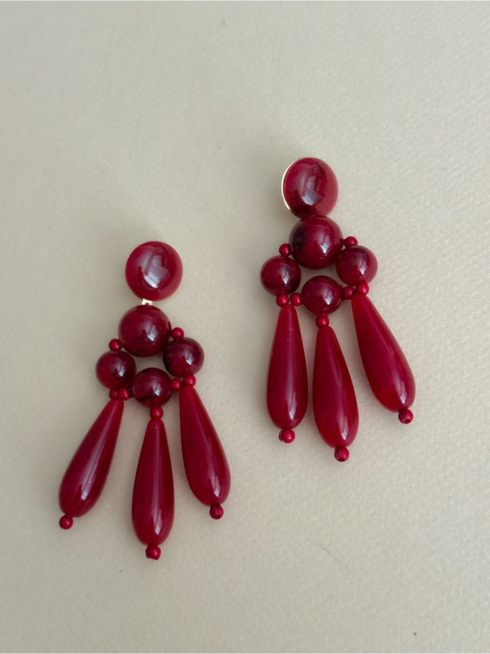Red Beaded Statement Drop Earrings N2221 - Picture 4 of 5